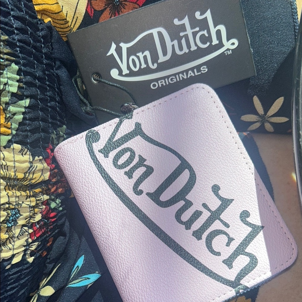 NWT Von Dutch Double Compartment Pink Wallet